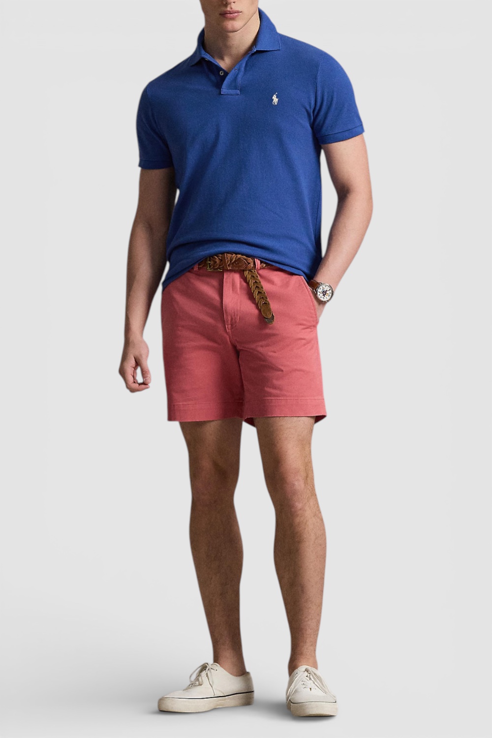 תמונת כל הלוק של חולצת פולו